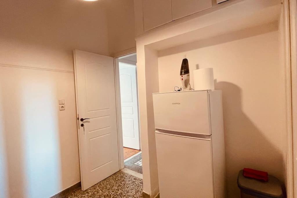 Daisy Apartment 15 Min To Acropolis Aten Exteriör bild